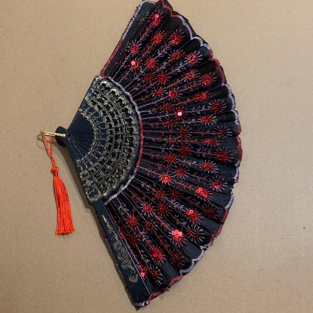 Elegant Black and Red Lace Fan with tassel